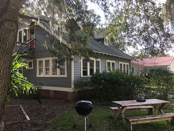 4th image of 160 E Halifax Ave
