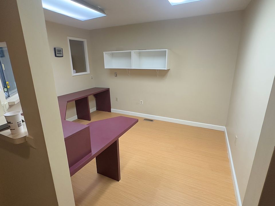 receptionist room