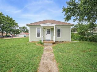 222 E 2nd St, Chapman, KS 67431