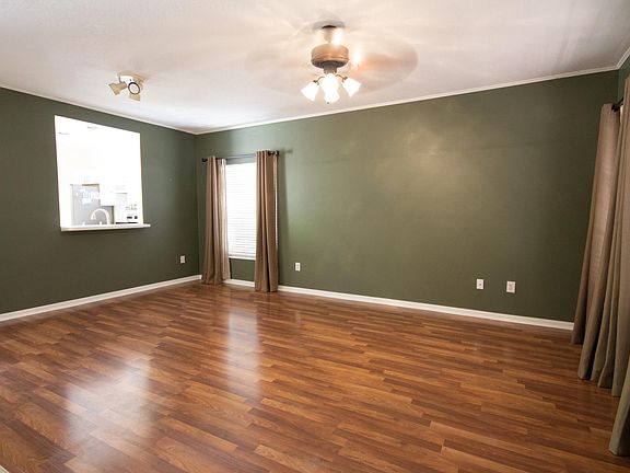 2nd image of 10910 Peppersong Dr