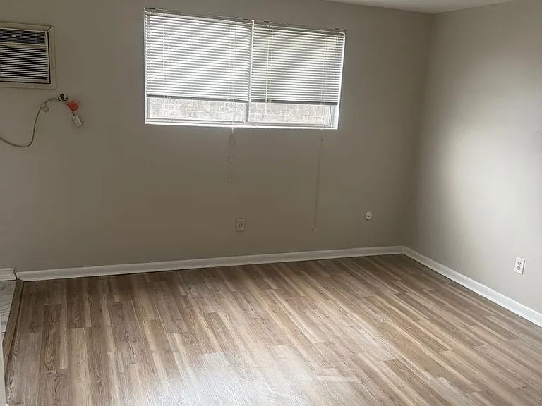 7312 Rockwell Ave — Photo 16