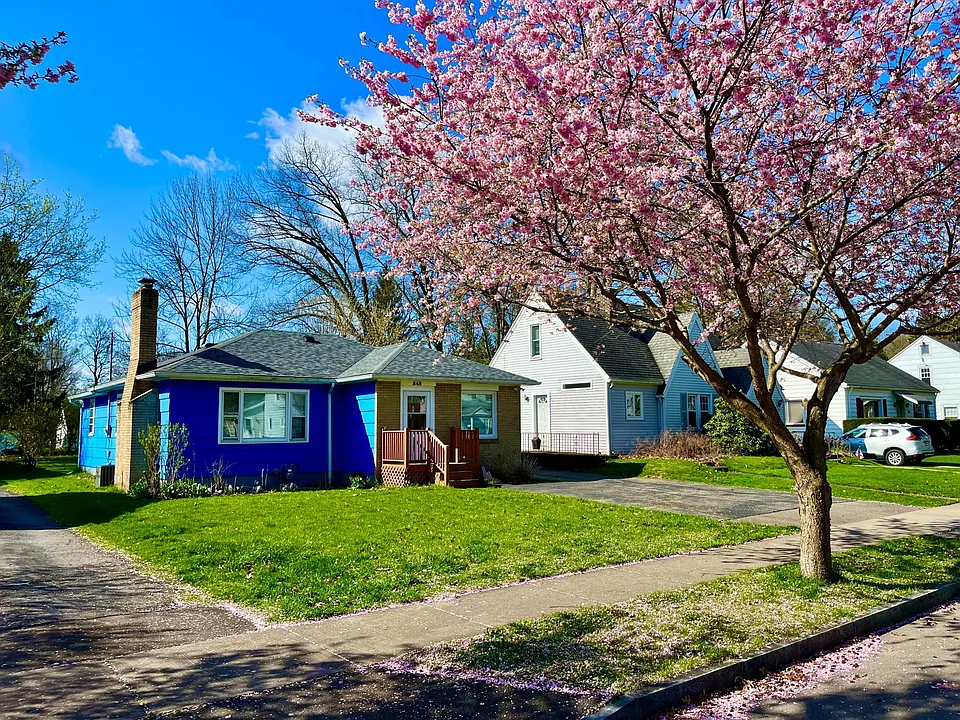 345 Colebourne Rd