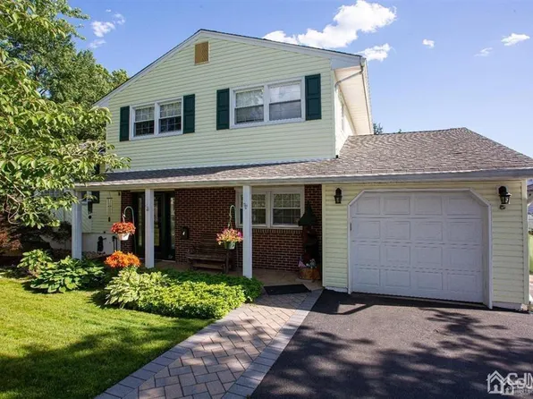 4 Denise St, Parlin, NJ 08859