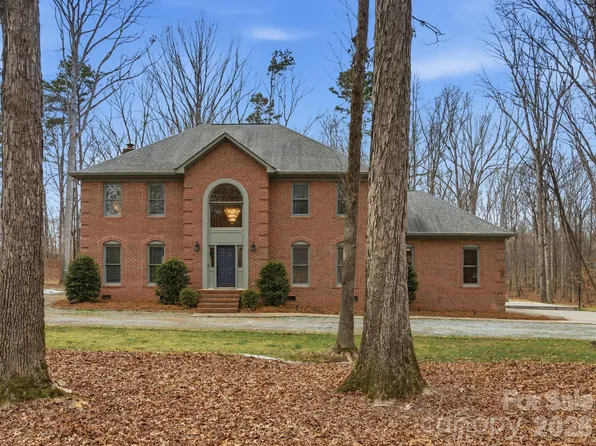 6700 Tree Hill Rd, Matthews, NC 28104