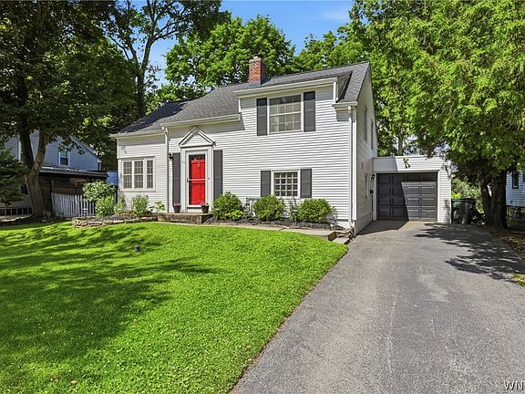 3rd image of 67 Hirschfield Dr