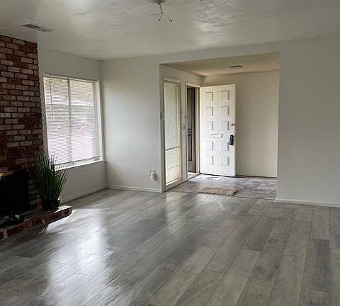 5th image of 27 Woodgreen Street