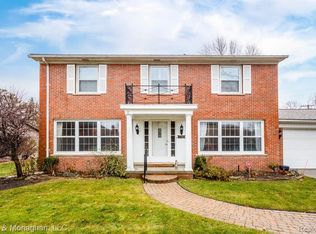 796 Michaux Ln, Grosse Pointe Shores, MI 48236