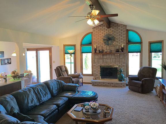 2nd image of 1228 Vantage Ln