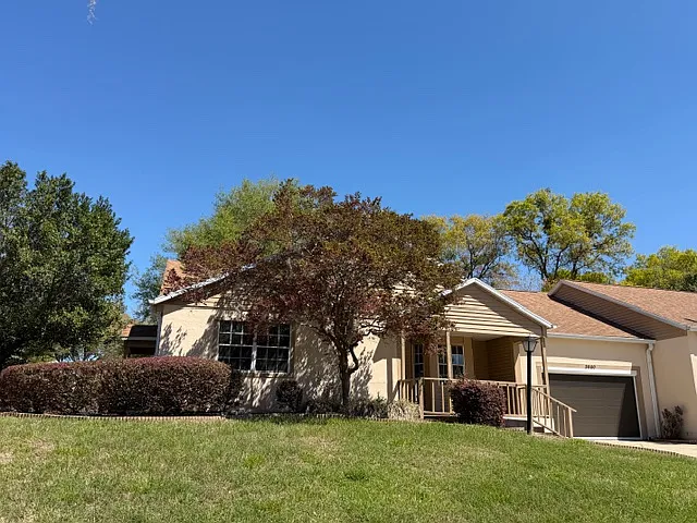 2 bed, 1631 sqft, $1,700 — Photo 1