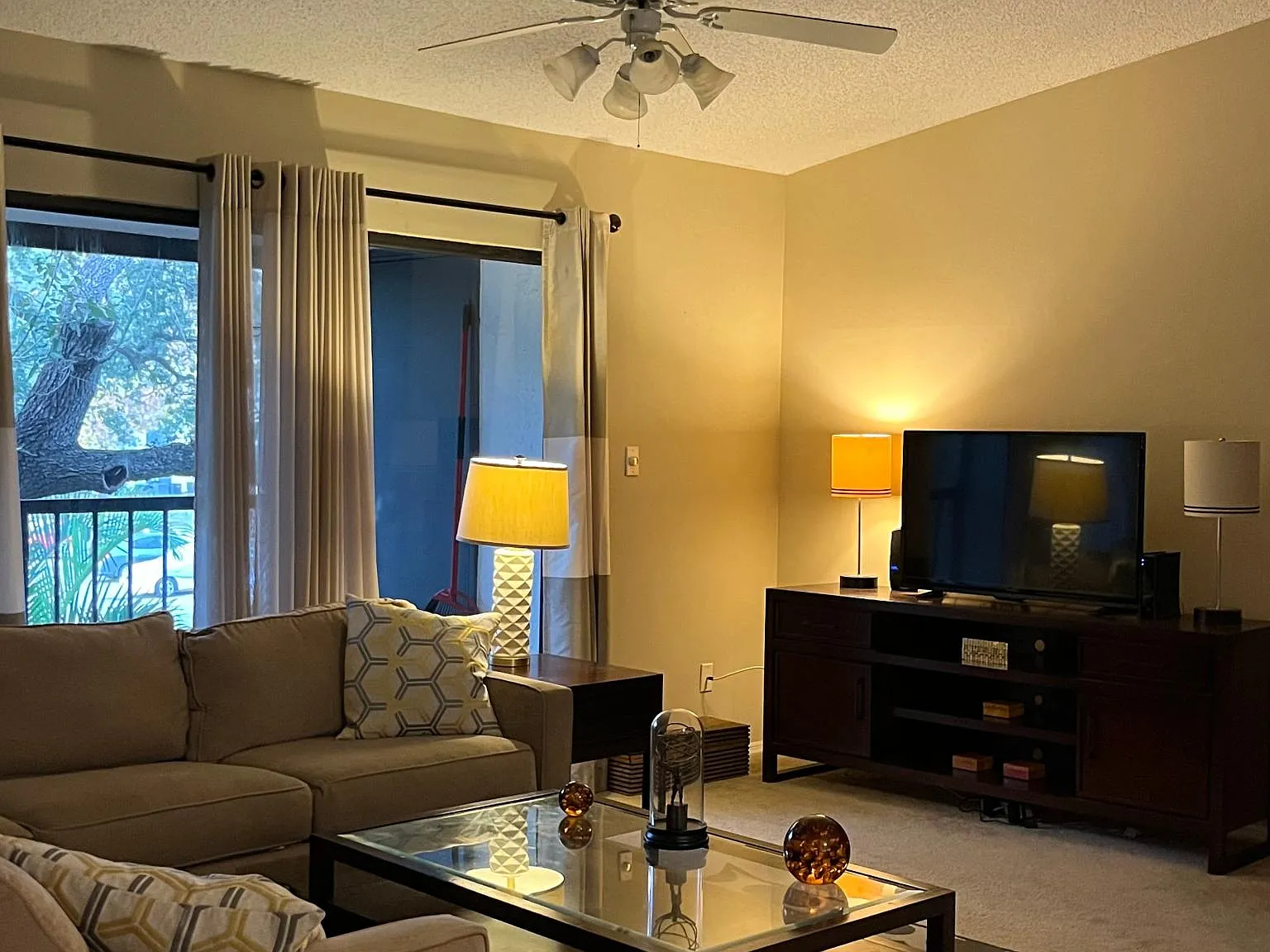 1 bed, 732 sqft, $1,400 — Photo 3