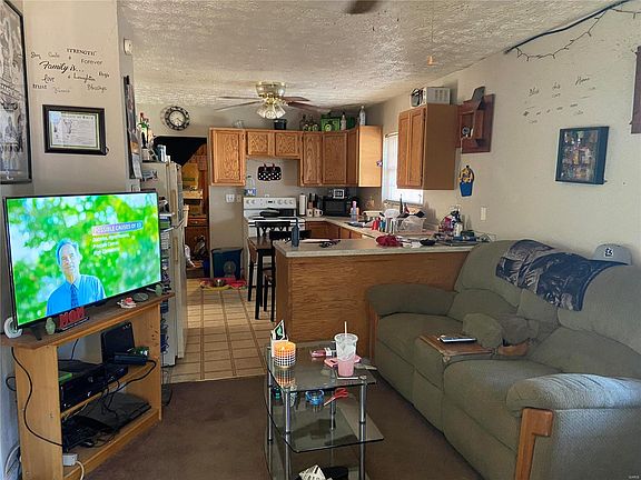 2nd image of 408 Brown St