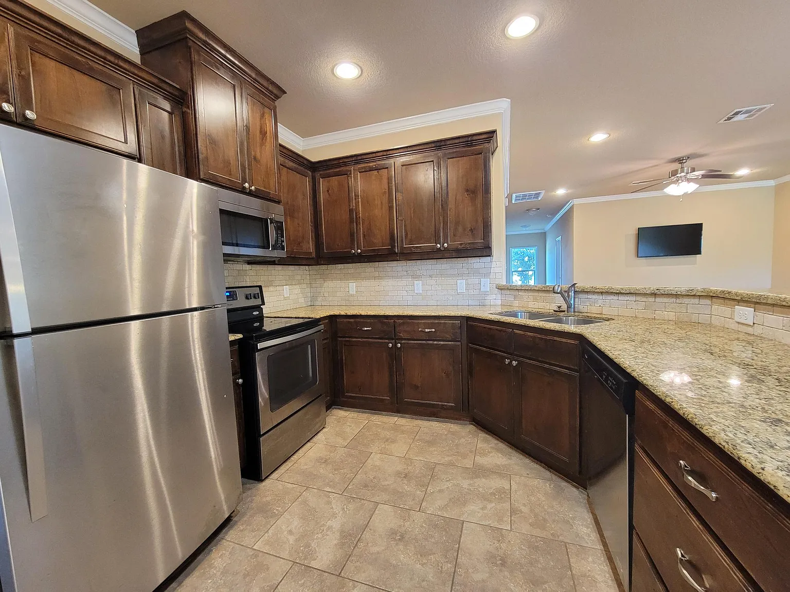 4168 Golden Eagle Dr — Photo 4