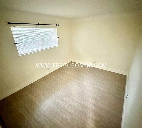 5th image of 4758 Greenholme Dr APT 4