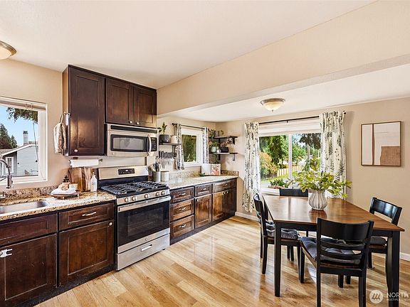 5th image of 411 23rd Avenue