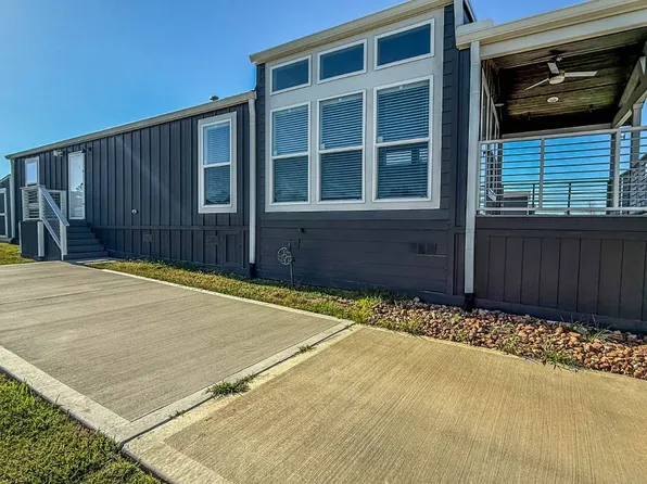 15 Bonnet Ct #103, Willis, TX 77318