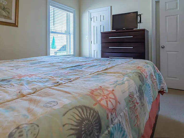 7414 Thomas Dr — Photo 5