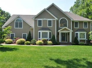 28 S Eagle Nest Dr, Lincoln, RI 02865