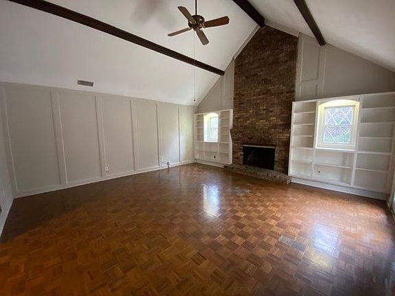 3rd image of 247 Rockwood Ln