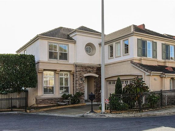 4th image of 20 Joseph Dr