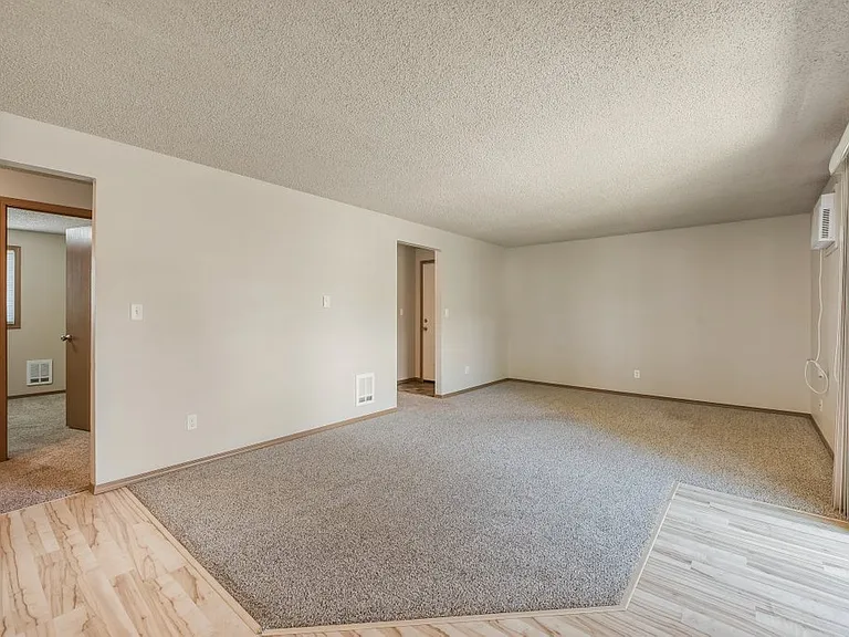 117 E 14th Ave #4 — Photo 5