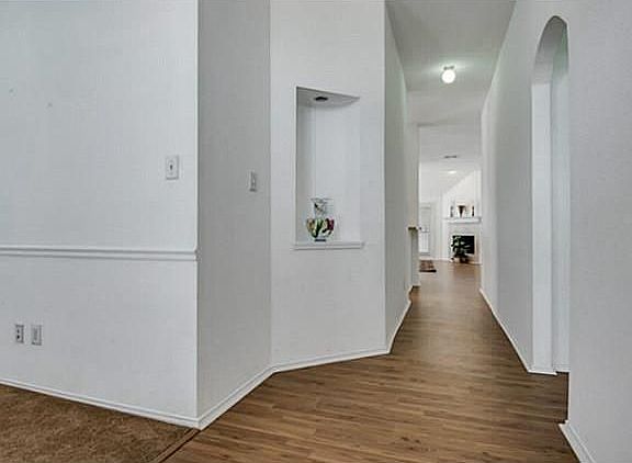 5th image of 2001 Caitlin Dr