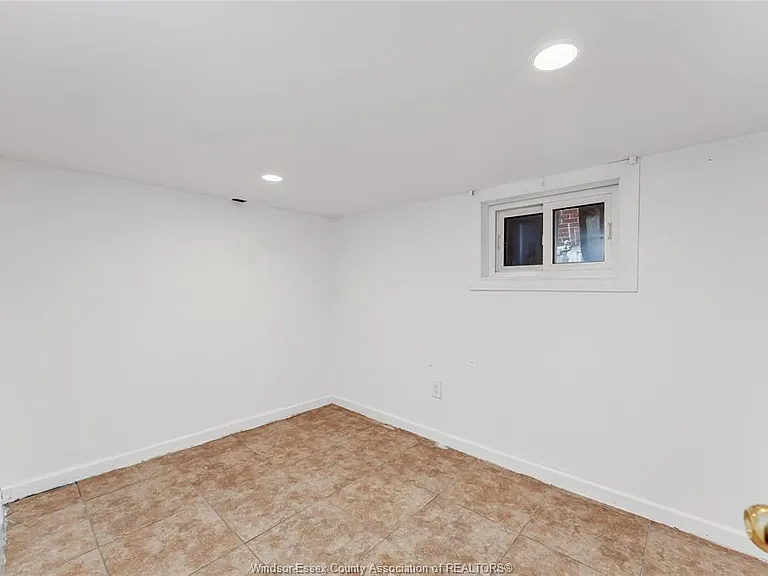 1236 Marentette Ave #LOWER — Photo 13