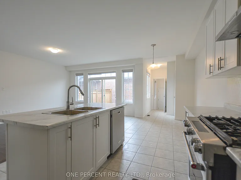 19838 Leslie St — Photo 16