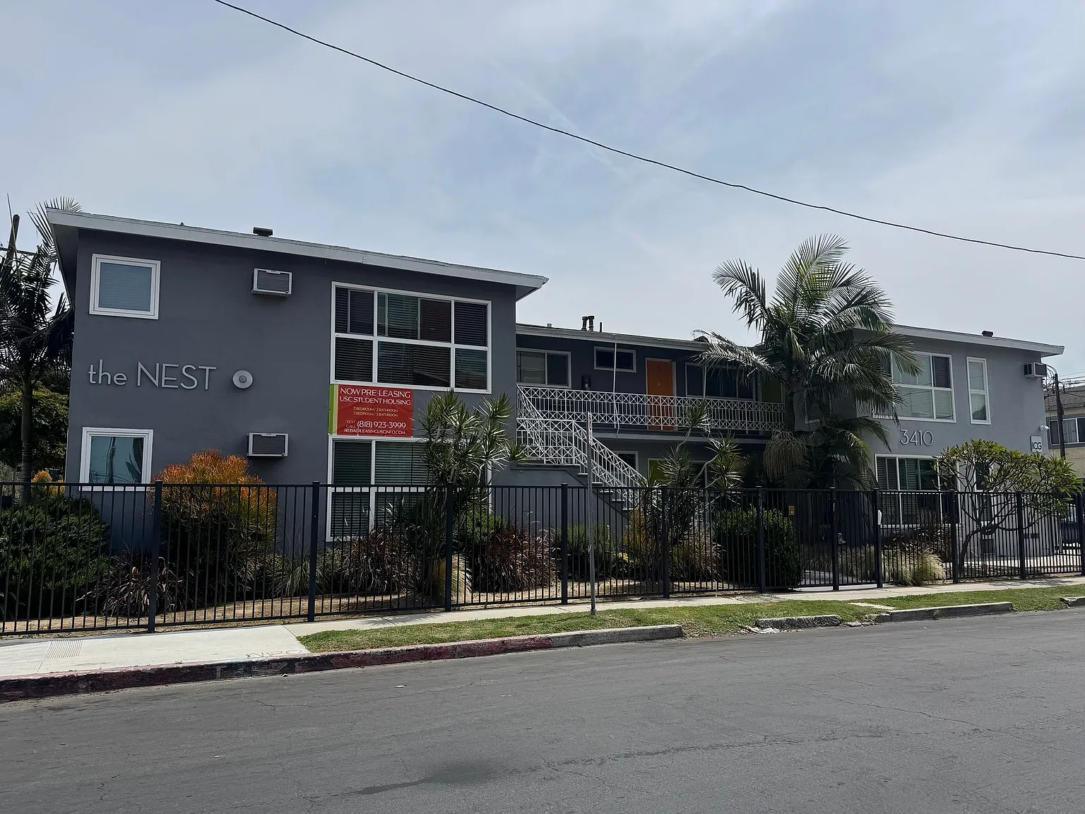 3bed2bath Apartment Next to USC — Photo 2