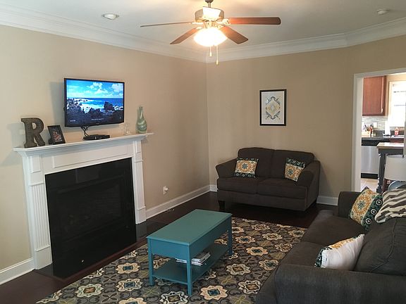 5th image of 111 Ellington Dr