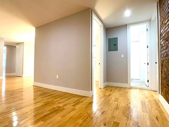 3rd image of 4 S Pinehurst Ave APT 4D