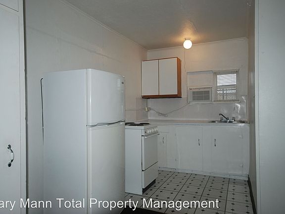 2nd image of 2128 W Broadway Ave APT 2