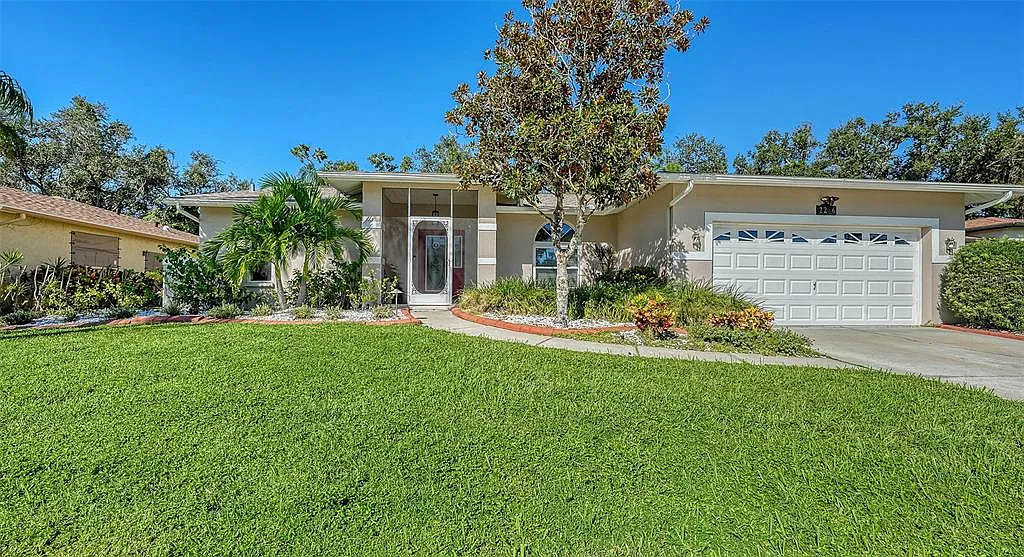 3 bed, 2.0 bath, 1884 sqft, $6,500 — Photo 4