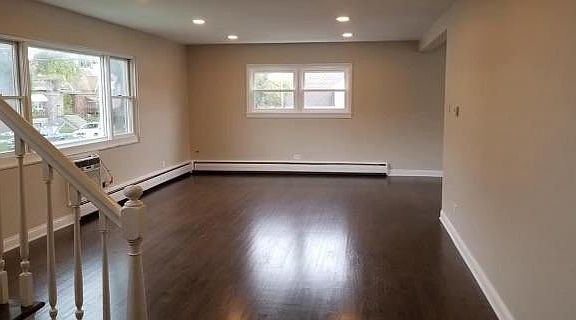 3rd image of 8923 Southview Ave #1S