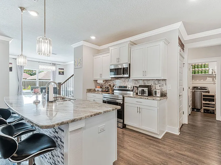 6076 Cherry Hill Cir — Photo 12