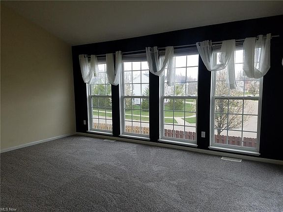 3rd image of 781 Fawn Ct