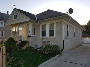 722 Bellevue Ave, Elgin, IL 60120