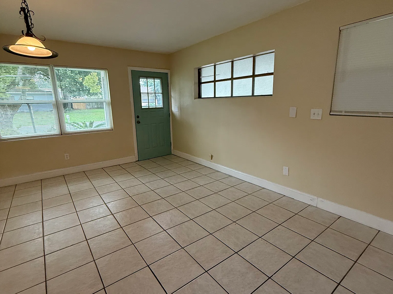 3 bed, 1539 sqft, $2,000 — Photo 2