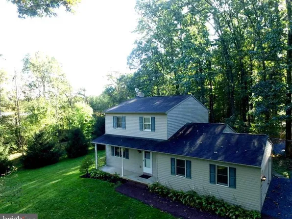 16 Woods Ln, Fleetwood, PA 19522