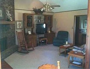 3rd image of 1557 N Morning Dr