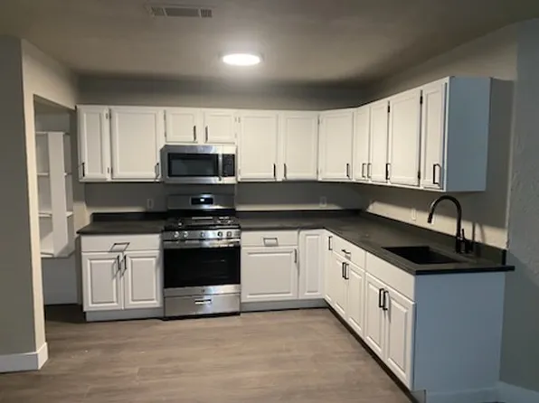 1309 Pennington Ave #A, Edmond, OK 73012