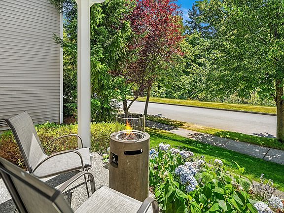 2nd image of 6524 Silent Creek Avenue SE