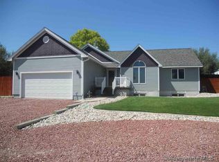 24 Lakeview Dr, Wheatland, WY 82201