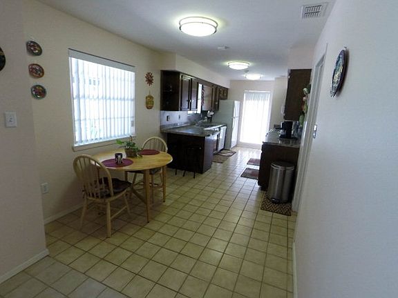 4th image of 1200 Wisteria Ave