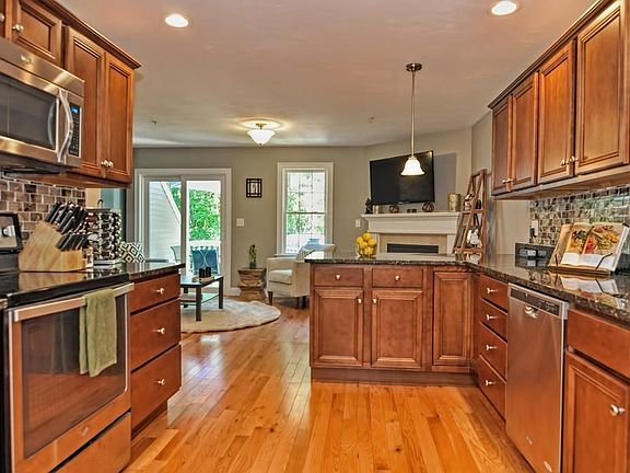 3rd image of 101 Washington St #2