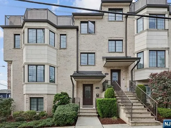 140 Cedar Street, Fort Lee, NJ 07024