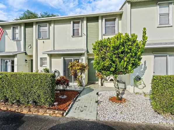 775 Crystal Lake Dr, Pompano Beach, FL 33064