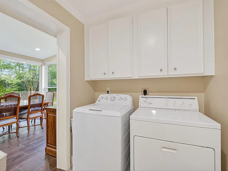 11230 Huggins Dr — Photo 12