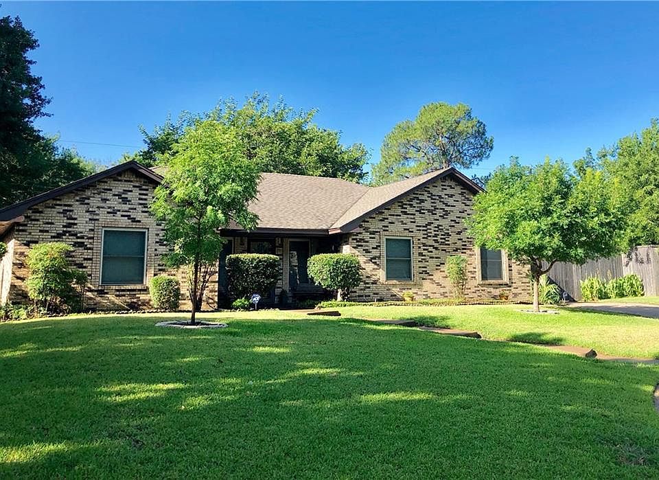 1st image of 1008 Leslie Ct