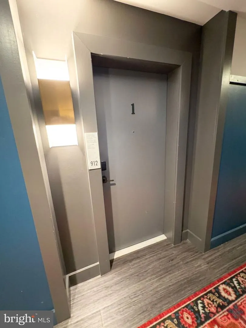 1 bed, 1.0 bath, 695 sqft, $2,300 — Photo 4