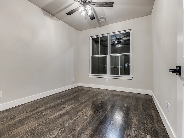 8225 Jenny Ln — Photo 21